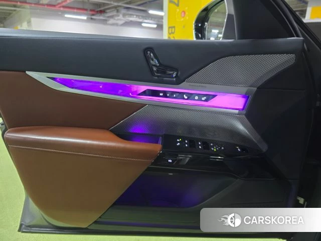 BMW 7 Series (G70) 2024 Серебристо-серый из Кореи, фото 5