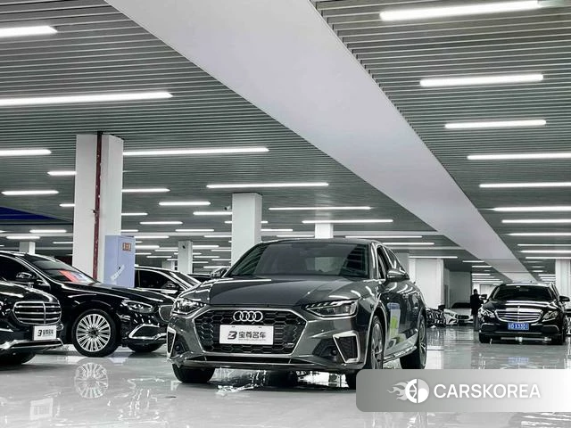 Audi A4L 2024 Темно-серый из Китая, фото 5