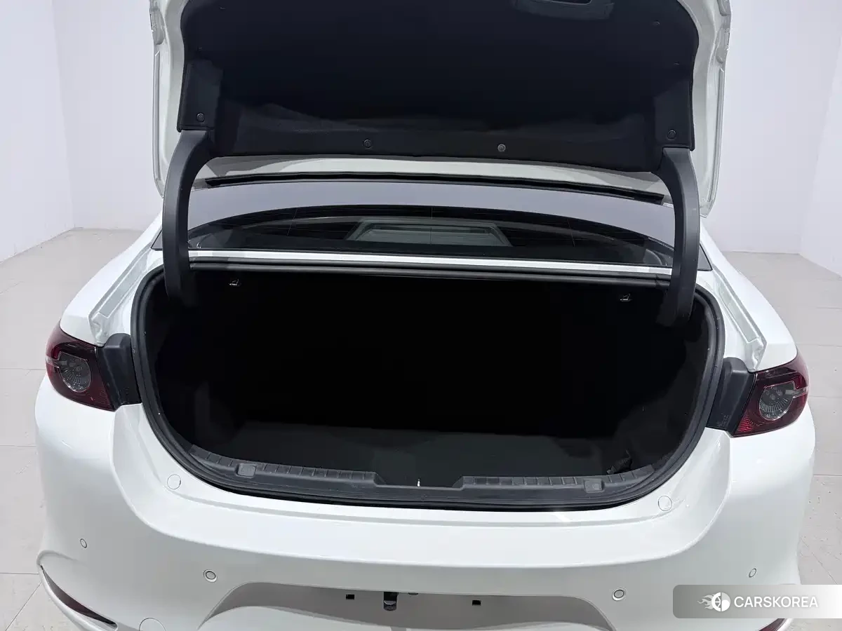 Mazda 3 2023 Белый из Китая, фото 5