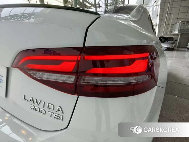 Volkswagen Lavida 2024 Белый из Китая, фото 5