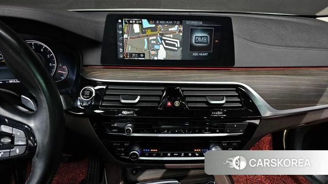 BMW 5 Series (G30) 2018 Серебристо-серый из Кореи, фото 5