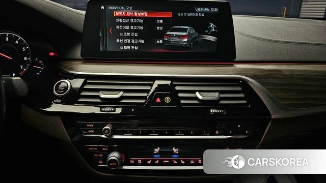 BMW 5 Series (G30) 2018 Белый из Кореи, фото 5