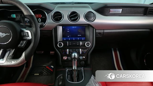 Ford Mustang 2023 Белый из Кореи, фото 5