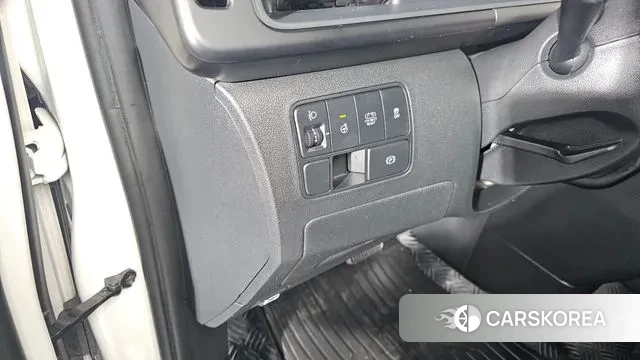 Hyundai Staria 2024 Белый из Кореи, фото 5