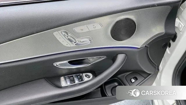 Mercedes-Benz E-Class W213 2018 Белый из Кореи, фото 5