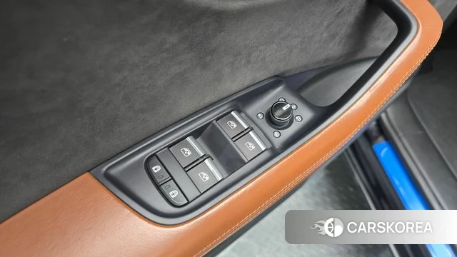 Audi Q8 (4M) 2021 Черный из Кореи, фото 5