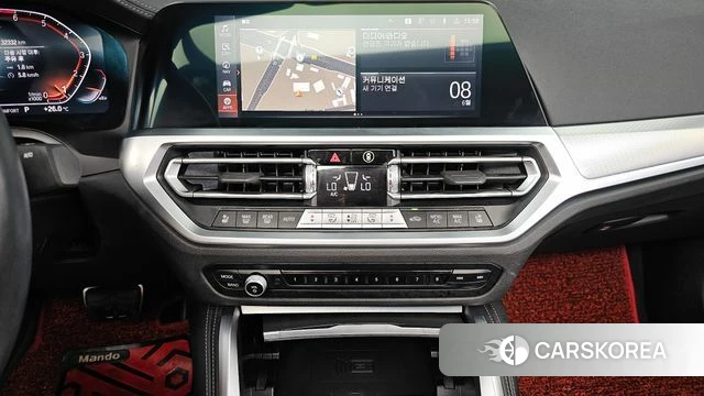 BMW 4 Series (G22) 2022 Светло-серебряный цвет из Кореи, фото 5