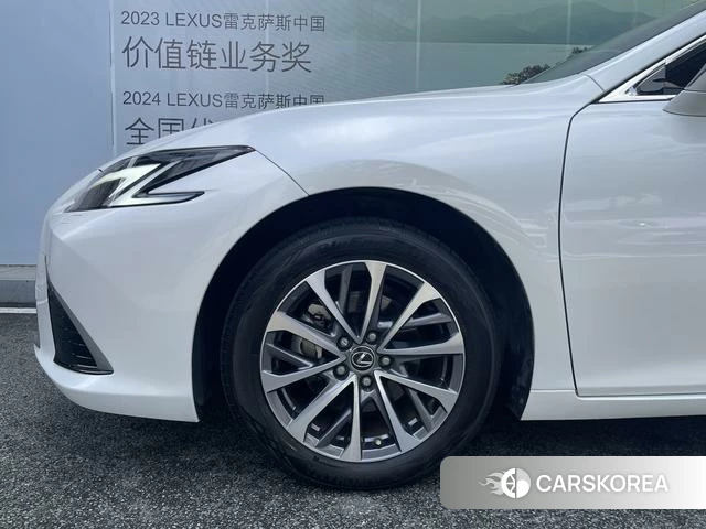 Lexus ES 2025 Белый из Китая, фото 5