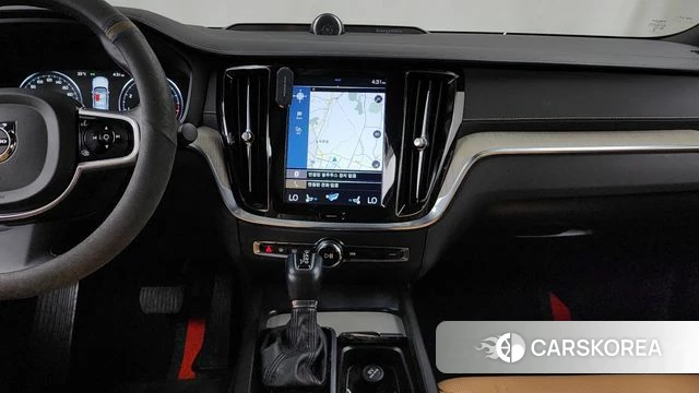 Volvo S60 3rd generation 2019 Белый из Кореи, фото 5