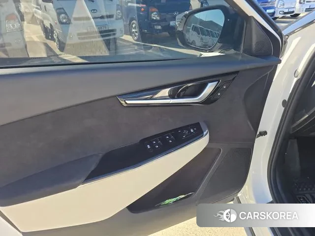 Kia EV6 2022 Белый из Кореи, фото 5