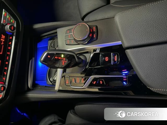 BMW 5 Series (G30) 2023 Белый из Кореи, фото 5