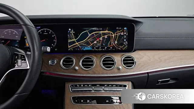 Mercedes-Benz E-Class W213 2023 Белый из Кореи, фото 5