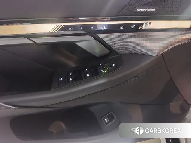 BMW 5 Series (G60) 2024 Серебристо-серый из Кореи, фото 5