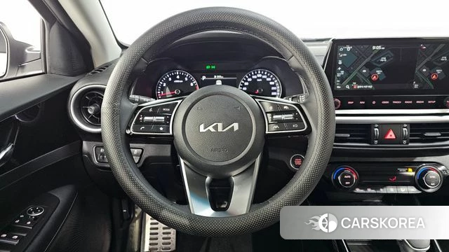 Kia The New K3 2nd generation 2023 Белый из Кореи, фото 5
