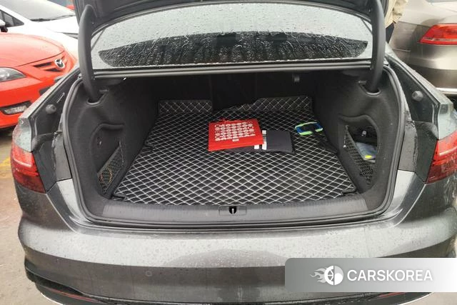 Audi A4L 2024 Темно-серый из Китая, фото 5