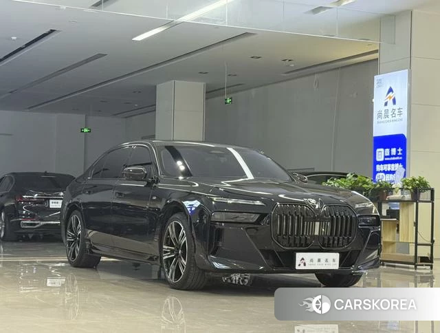 BMW 7 series 2023 Черный из Китая, фото 5