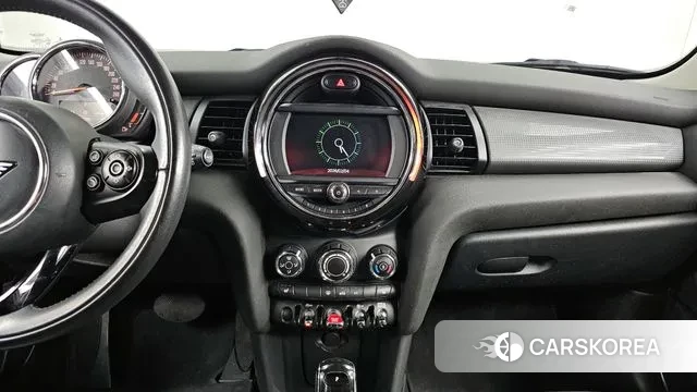 Mini Cooper 2021 Зеленый из Кореи, фото 5