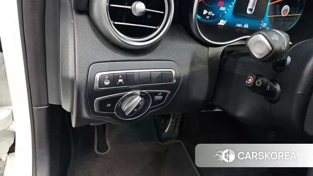 Mercedes-Benz C-Class W205 2021 Белый из Кореи, фото 5