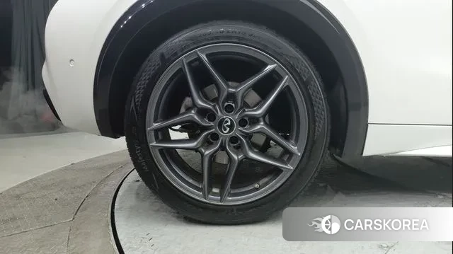 Infiniti Q30 2019 Жемчужный цвет из Кореи, фото 5