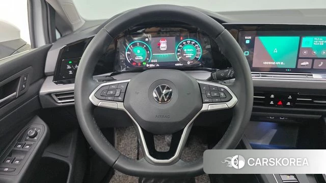 Volkswagen Golf 8th Generation 2022 Белый из Кореи, фото 5