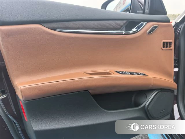 Maserati President 2019 Коричневый из Китая, фото 5