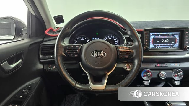 Kia Stonic 2019 Белый из Кореи, фото 5
