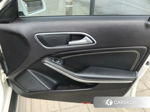 Mercedes-Benz GLA 2018 Белый из Китая, фото 5