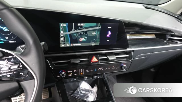 Kia Di Ol Nu Niro 2024 Белый из Кореи, фото 5
