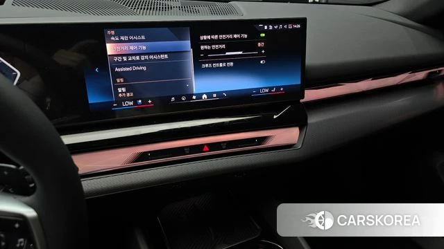 BMW 5 Series (G60) 2025 Белый из Кореи, фото 5