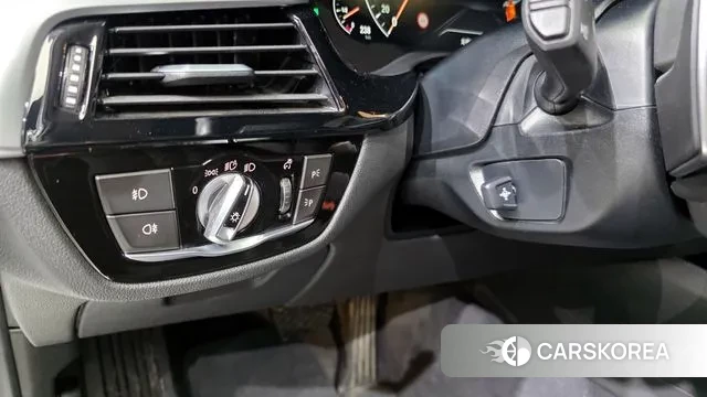 BMW 5 Series (G30) 2019 Белый из Кореи, фото 5