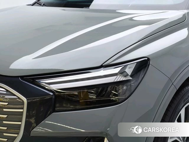 Audi Q4 e-tron 2023 Темно-серый из Китая, фото 5