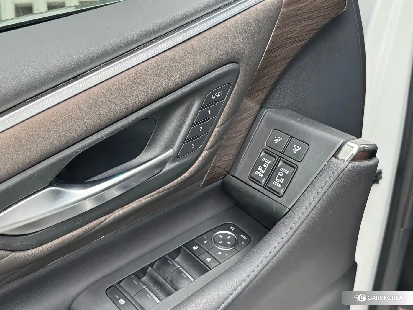 Toyota Vellfire 2024 Белый из Китая, фото 5
