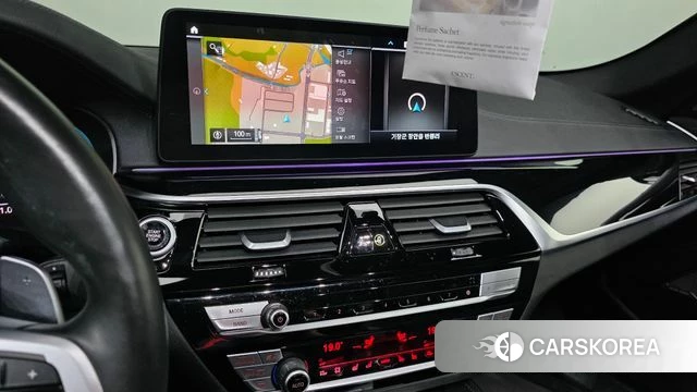 BMW 5 Series (G30) 2021 Черный из Кореи, фото 5