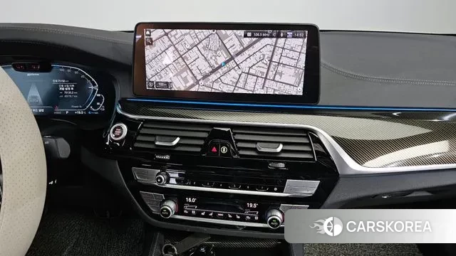 BMW 5 Series (G30) 2021 Белый из Кореи, фото 5