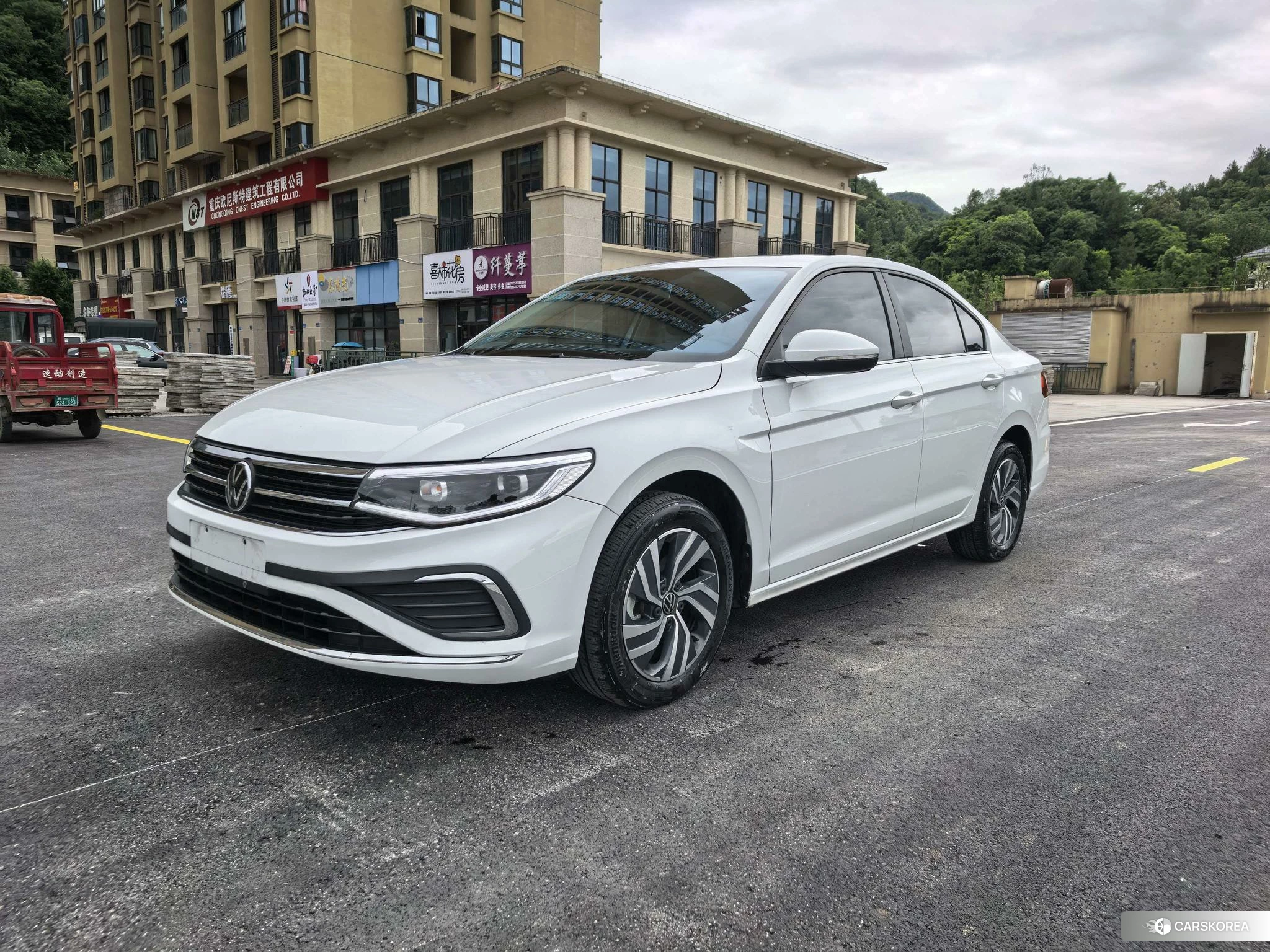 Volkswagen Bora 2024 Белый из Китая, фото 5