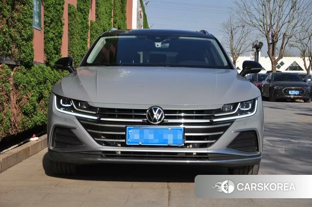 Volkswagen CC 2023 Темно-серый из Китая, фото 5