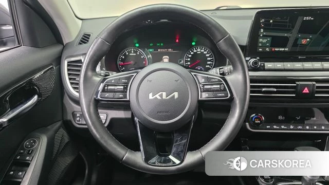 Kia Seltos 2022 Серый из Кореи, фото 5