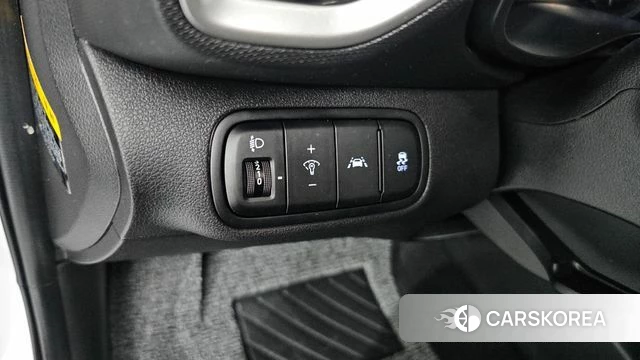 Hyundai Venue 2020 Белый из Кореи, фото 5