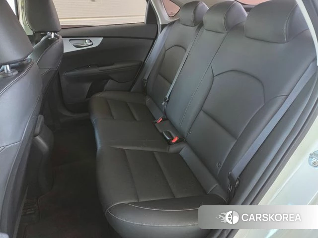 Kia The New K3 2nd generation 2022 Белый из Кореи, фото 5