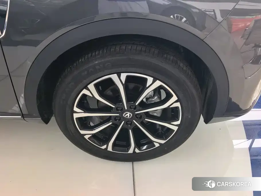 Chang'an CS55PLUS PHEV 2026 Silver/gray из Китая, фото 5
