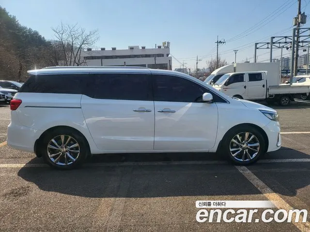 Kia The New Carnival 2018 Белый из Кореи, фото 5