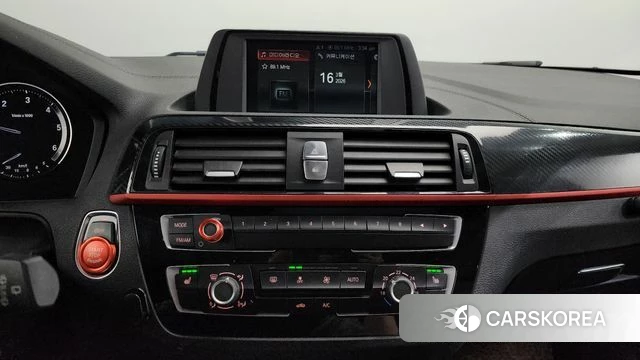 BMW 1 Series (F20) 2018 Серебряный из Кореи, фото 5