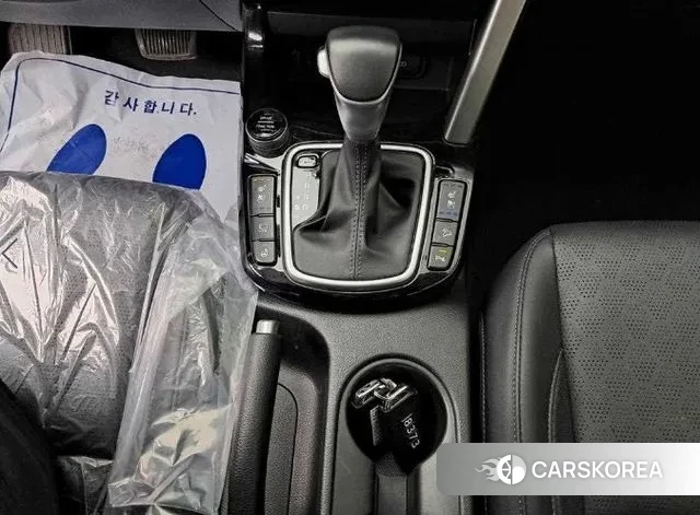 Kia Seltos 2022 Белый из Кореи, фото 5