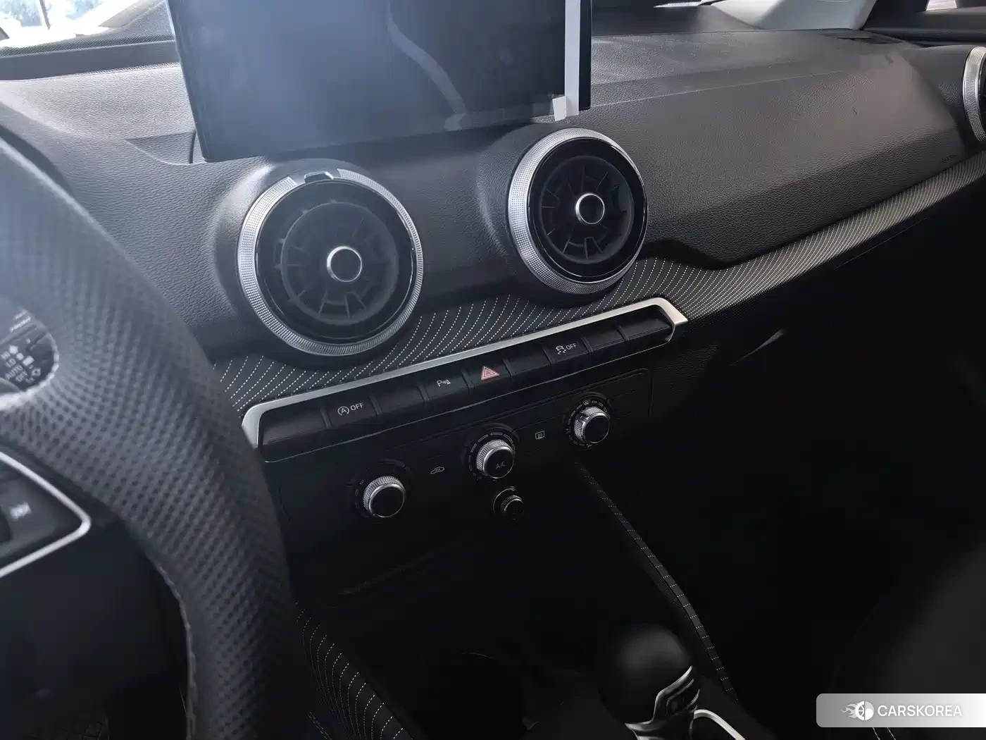 Audi Q2L 2026 Silver/gray из Китая, фото 5