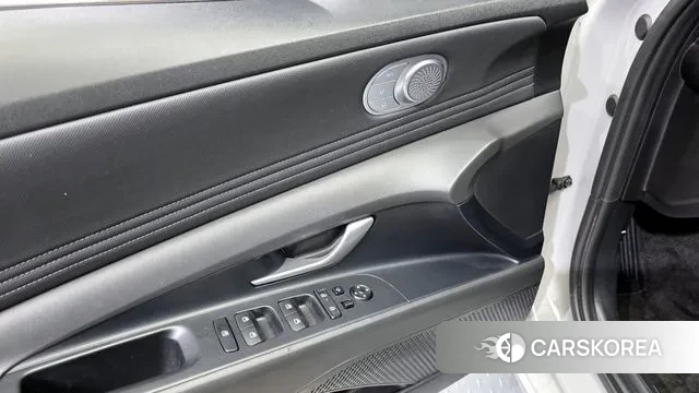 Hyundai The New Avante (CN7) 2023 Серебристо-серый из Кореи, фото 5