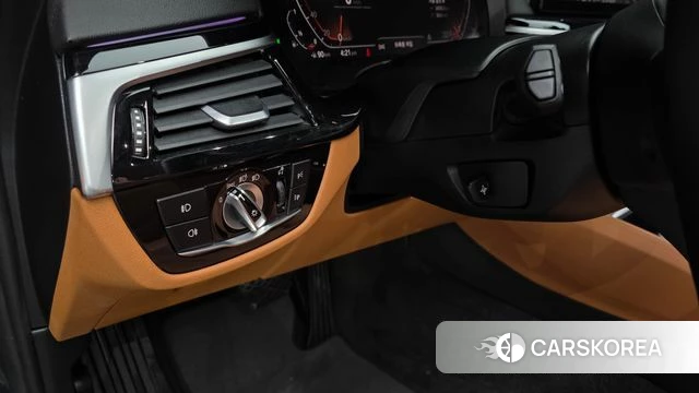 BMW 5 Series (G30) 2020 Черный из Кореи, фото 5