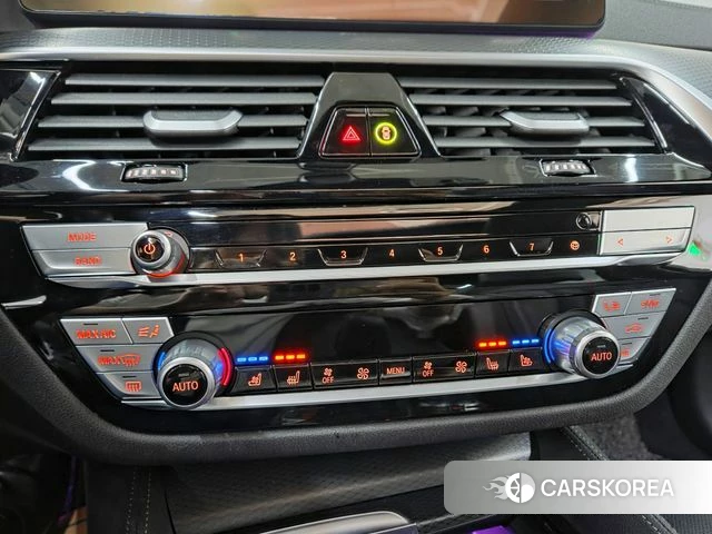 BMW 5 Series (G30) 2023 Черный из Кореи, фото 5