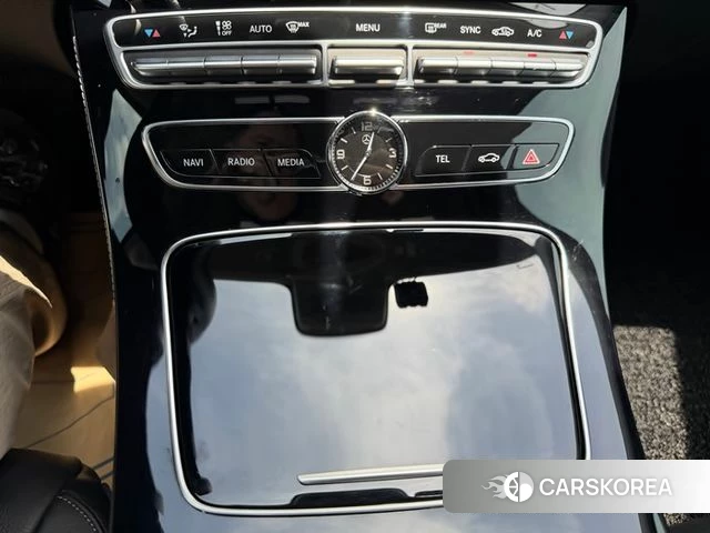 Mercedes-Benz E-Class W213 2018 Белый из Кореи, фото 5