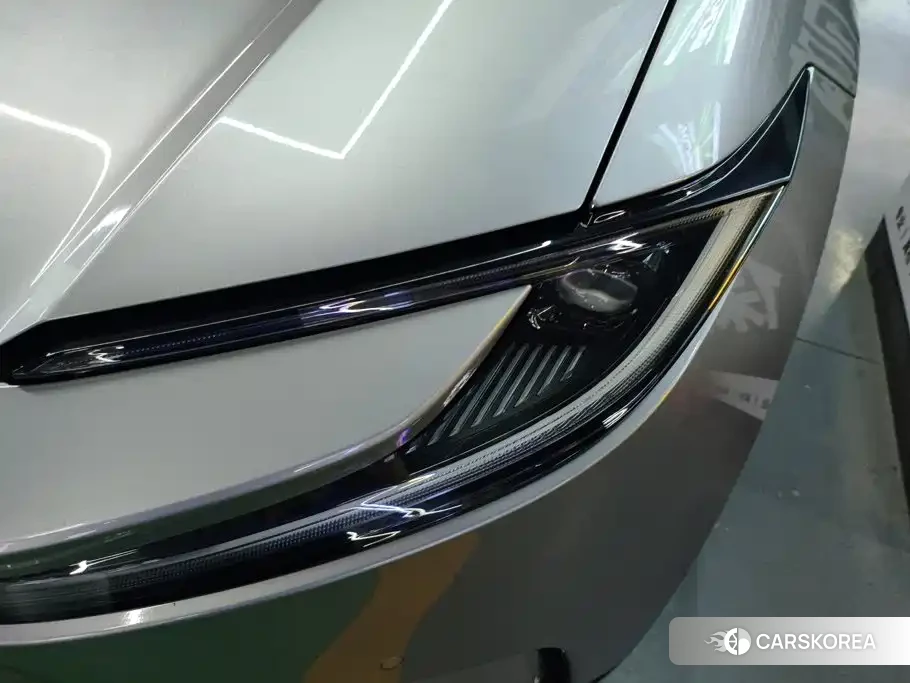 Toyota bZ5 2025 Silver/gray из Китая, фото 5