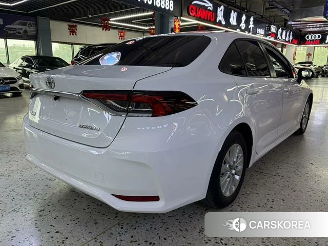 Toyota Corolla 2022 Белый из Китая, фото 5